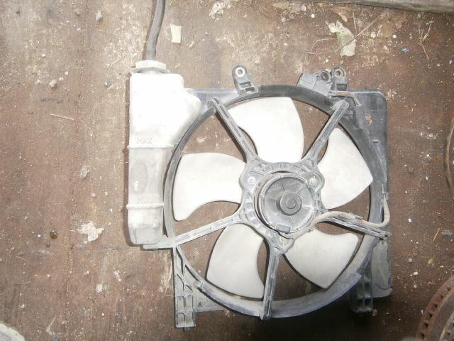 Диффузор радиатора Хонда Фит в Кургане 24028