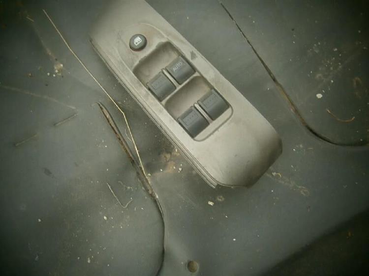 Блок упр. стеклоподъемниками Хонда Фит в Кургане 75001